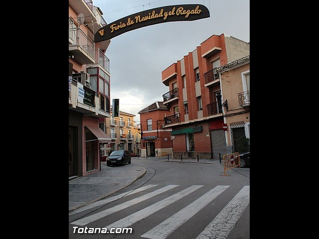 El pasado fin de semana tuvo lugar la V Feria de Navidad y el Regalo de la Avenida de Lorca - 1