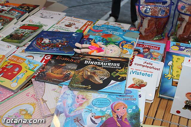 El pasado fin de semana tuvo lugar la V Feria de Navidad y el Regalo de la Avenida de Lorca - 30