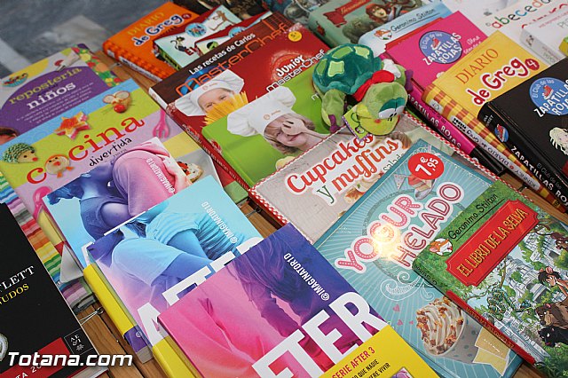 El pasado fin de semana tuvo lugar la V Feria de Navidad y el Regalo de la Avenida de Lorca - 37