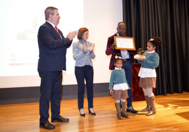 Inmaculada Bernal y la Fundación SOI, distinguidos en los Premios al Compromiso Voluntario - 1, Foto 1