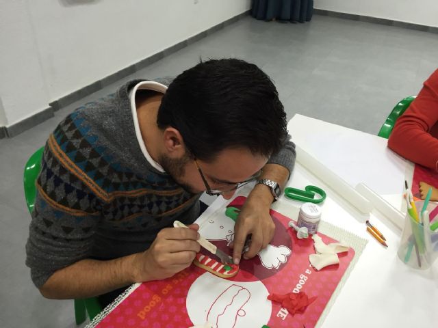 El concejal de Igualdad participa en la elaboración de dulces en los Molinos Marfagones - 1, Foto 1