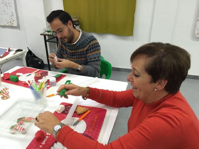 El concejal de Igualdad participa en la elaboración de dulces en los Molinos Marfagones - 2, Foto 2