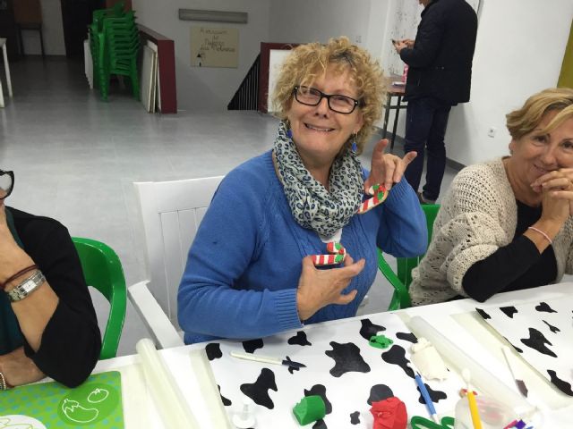 El concejal de Igualdad participa en la elaboración de dulces en los Molinos Marfagones - 3, Foto 3