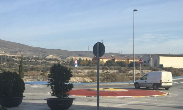 Abierta al tráfico la rotonda de Jiménez Castellanos - 1, Foto 1