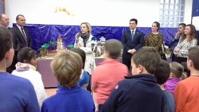 El Belén del Centro de Mayores reproduce la iglesia de El Mirador - 2, Foto 2