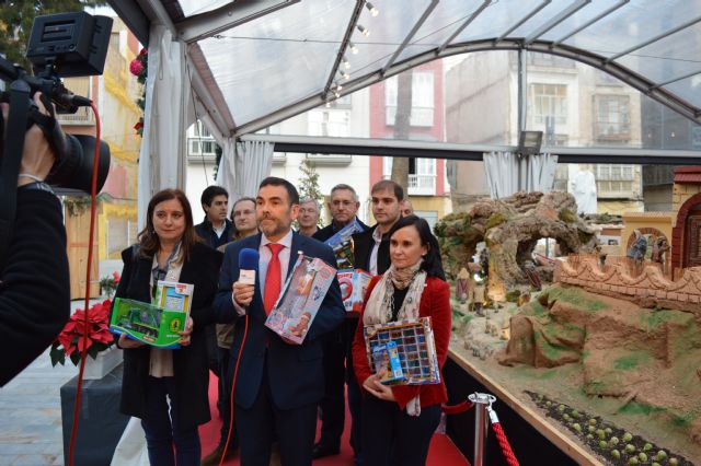 El Grupo municipal de MC colabora con la campaña municipal de recogida de juguetes - 1, Foto 1
