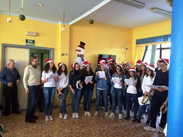 Autoridades municipales felicitan la Navidad a los usuarios y profesionales de la Residencia de Personas Mayores La Purísima, Foto 8
