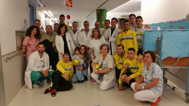 Plásticos Romero Cartagena de visita sorpresa a los peques del hospital de Santa Lucía - 2, Foto 2