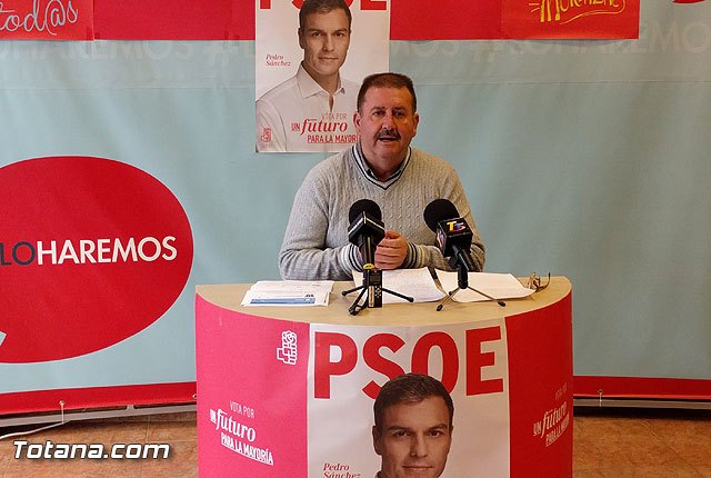 Rueda de prensa del PSOE de Totana sobre la polémica en torno a las declaraciones en redes sociales tras la agresión a Rajoy, Foto 1