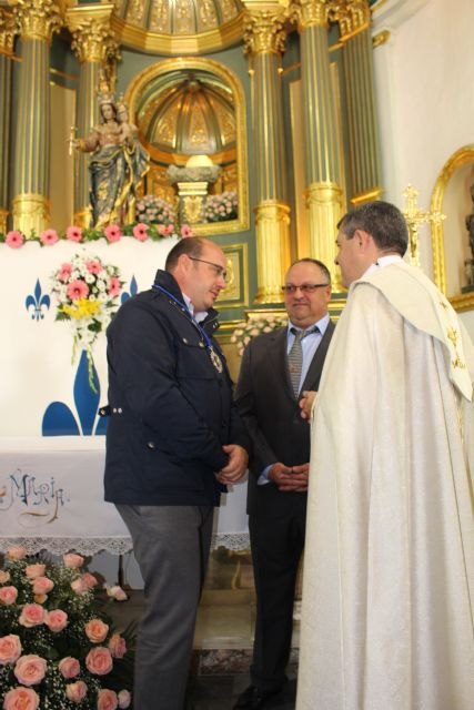 La Comunidad entrega al párroco de Santomera la imagen restaurada de la patrona del municipio, la Virgen del Rosario - 2, Foto 2