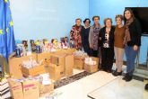 Cáritas recibe donaciones de juguetes y material infantil de empresas caravaqueñas