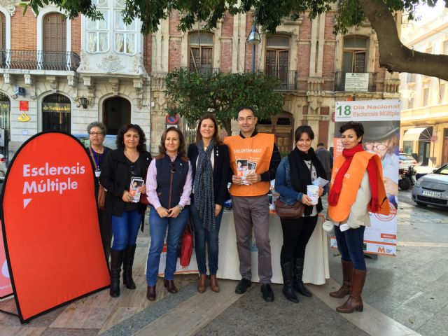 Cuestación en Águilas a beneficio de la asociación de Esclerosis Múltiple del Área III - 1, Foto 1