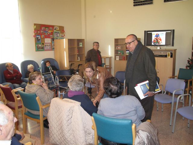 Felicitación navideña a los usuarios de los Centros de Día de El Algar y Los Dolores - 1, Foto 1