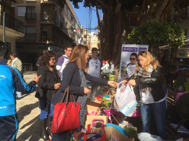 Ningún niño sin juguetes, una iniciativa de Cáritas y el grupo Scout de Renfe - 1, Foto 1