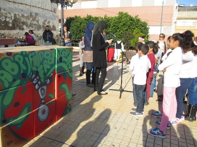 El barrio de San Antón celebró con actividades el Día Internacional del Migrante - 1, Foto 1