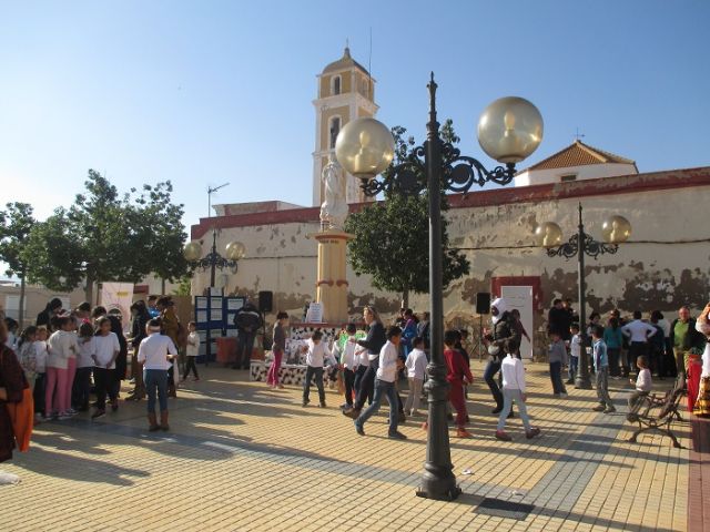 El barrio de San Antón celebró con actividades el Día Internacional del Migrante - 2, Foto 2
