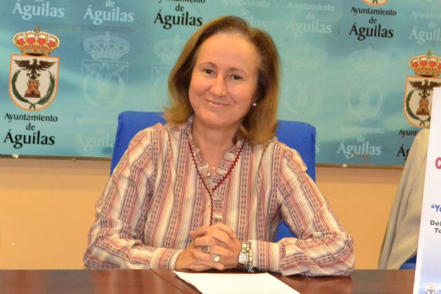 El Ayuntamiento de Águilas hace una donación a la campaña navideña de Cáritas y Hogar Betania - 1, Foto 1