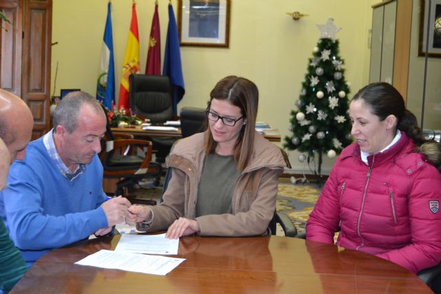 Ayuntamiento e IES Europa firman un convenio para proteger y divulgar el patrimonio natural de la localidad - 1, Foto 1