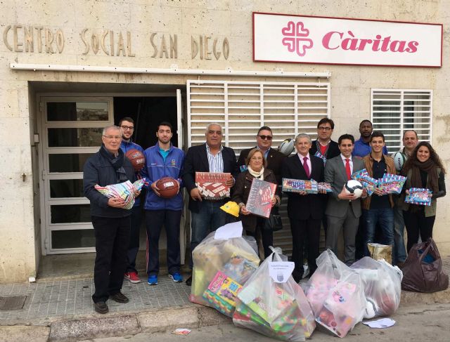 Comienza la entrega de juguetes de la campaña solidaria Aquí jugamos todos - 1, Foto 1