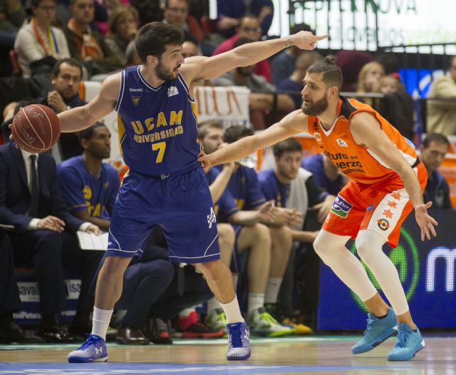 La buena defensa no bastó para ganar al líder - 1, Foto 1