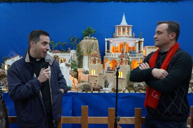 Ya luce el belén de la peña L'Almazara torreña - 4, Foto 4