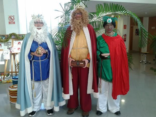 The users of the Day Centre for Mentally Ill represent a Living Nativity occasion of his Christmas holiday, Foto 5