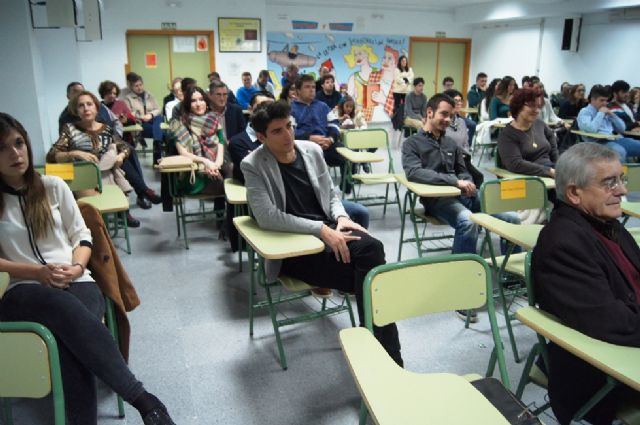 Se celebra el acto de entrega de diplomas acreditativos la IX promoción de alumnos del Bachillerato Internacional del IES Juan de la Cierva, Foto 8