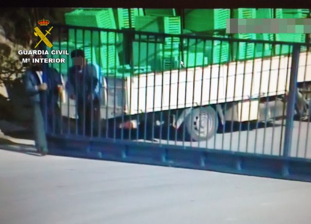 La Guardia Civil esclarece la sustracción de más de un millar de envases de plástico en Cieza - 4, Foto 4