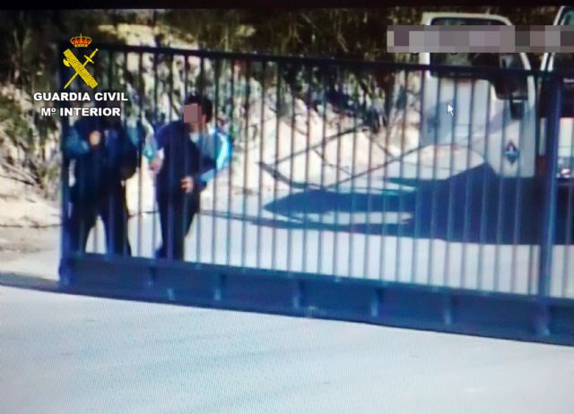 La Guardia Civil esclarece la sustracción de más de un millar de envases de plástico en Cieza - 5, Foto 5