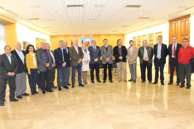 Pedro Antonio Sánchez: Sumando esfuerzos y con una estrategia común podemos hacer del vitivinícola un sector de referencia - 3, Foto 3