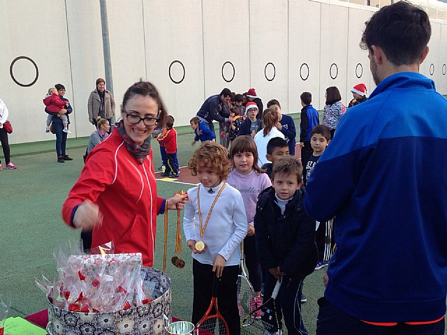 Finalizan las clases de la escuela de tenis Kuore con el campeonato navideño en el polideportivo 6 de diciembre - 34