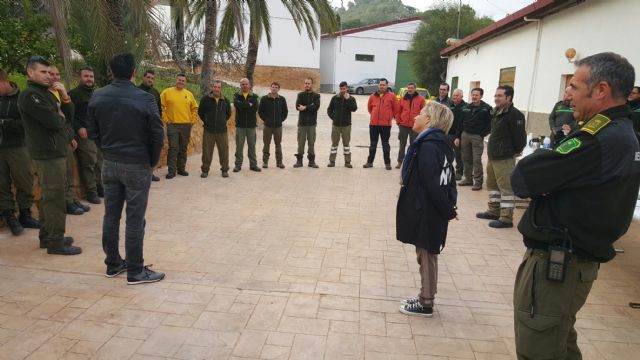 La consejera de Agua, Agricultura y Medio Ambiente visita a los agentes forestales - 1, Foto 1