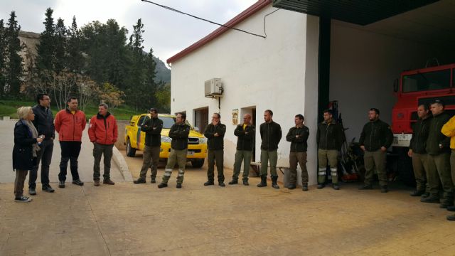 La consejera de Agua, Agricultura y Medio Ambiente visita a los agentes forestales - 2, Foto 2