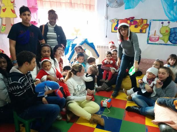 The educational community of the Children Municipal School "Clara Campoamor" celebrates the traditional celebration of Christmas and visit of the Magi, Foto 3