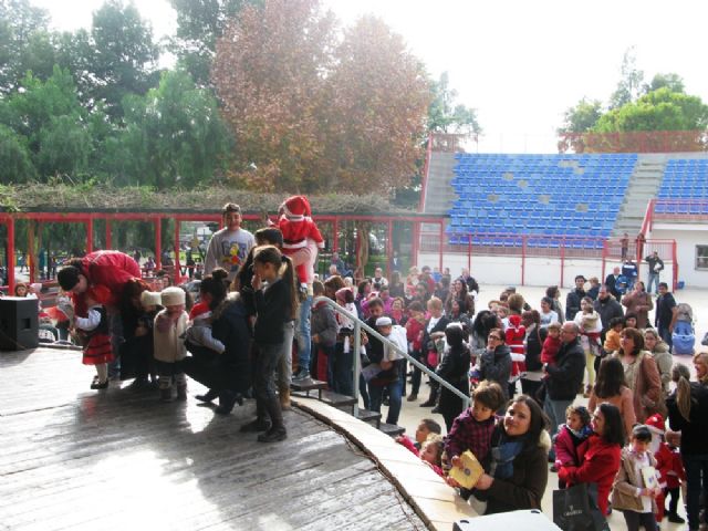 The educational community of the Children Municipal School "Clara Campoamor" celebrates the traditional celebration of Christmas and visit of the Magi, Foto 7