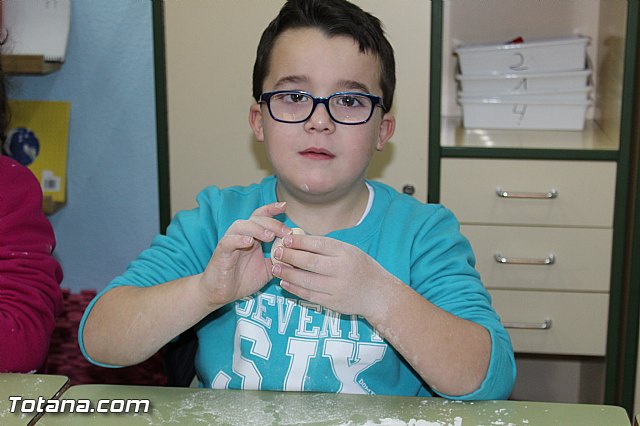 25 niños se benefician de la Escuela de Navidad 