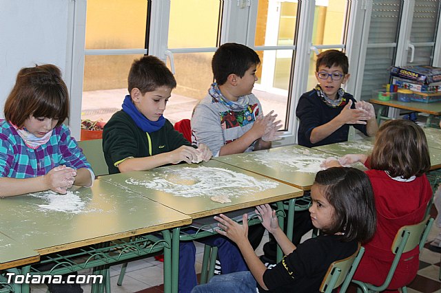 25 niños se benefician de la Escuela de Navidad 