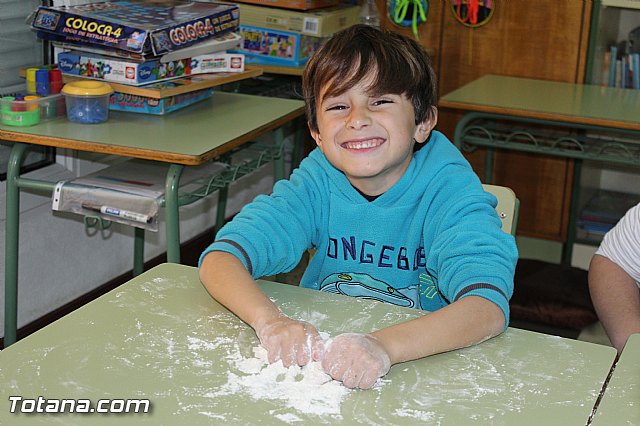 25 niños se benefician de la Escuela de Navidad 