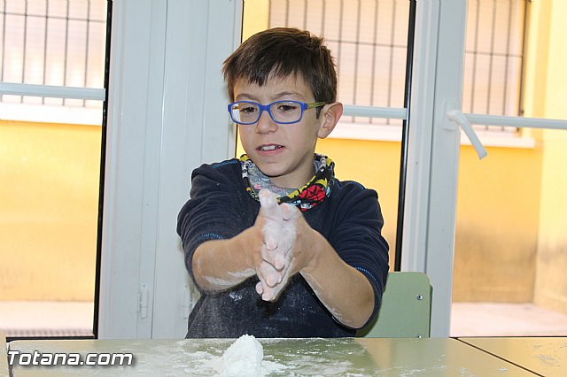 25 niños se benefician de la Escuela de Navidad 