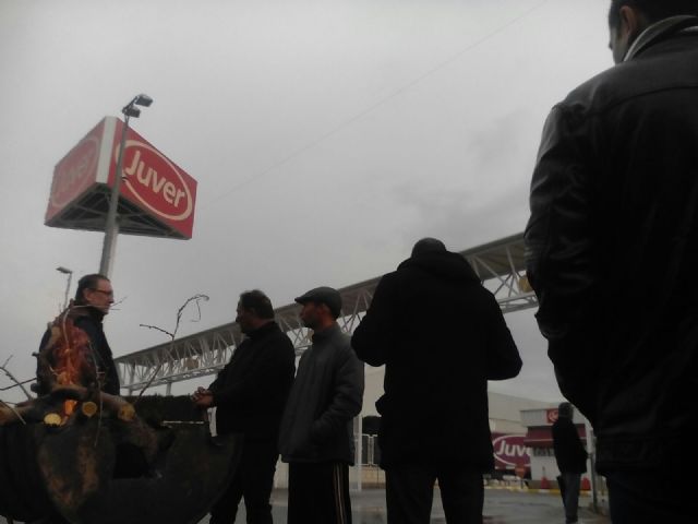 Cambiemos Murcia exige la readmisión inmediata de los trabajadores despedidos por Juver - 3, Foto 3