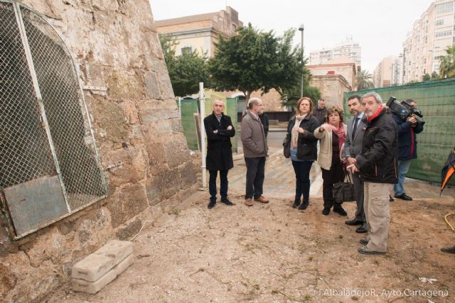 Nuevos hallazgos en las excavaciones de la Muralla de Tierra - 1, Foto 1