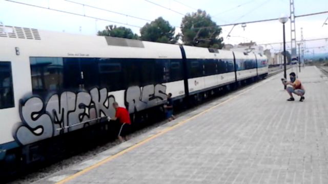 La Guardia Civil desmantela 17 grupos de grafiteros en trenes que causaron daños por valor de más de 2 millones de euros - 4, Foto 4