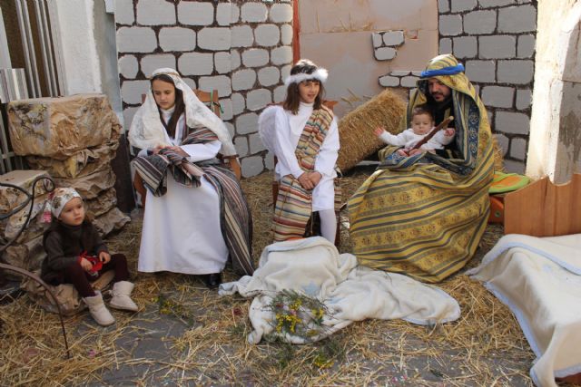 Centenares de personas visitan 'El Zacatín', el primero del año dedicado a la música de raíz y en el que se pudo ver la recreación de un Belén Viviente - 2, Foto 2