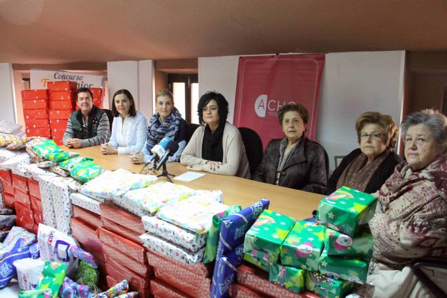 Cáritas y Cruz Roja reciben más de 200 juguetes gracias a la iniciativa 'Luces Solidarias' - 1, Foto 1