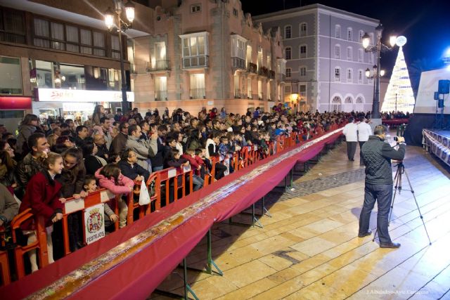 La COPE y el Ayuntamiento de Cartagena repartieron más de 5.000 raciones de roscón - 1, Foto 1