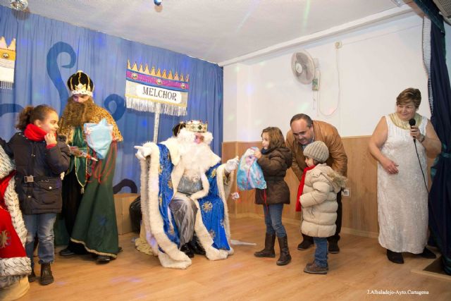 El local social del Ensanche recibió a los Reyes Magos - 3, Foto 3