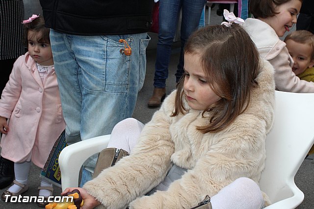 El III desayuno solidario a beneficio de Critas recaud unos 50 Kg de comida y 65 juguetes - 18