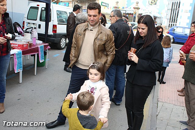 El III desayuno solidario a beneficio de Critas recaud unos 50 Kg de comida y 65 juguetes - 19