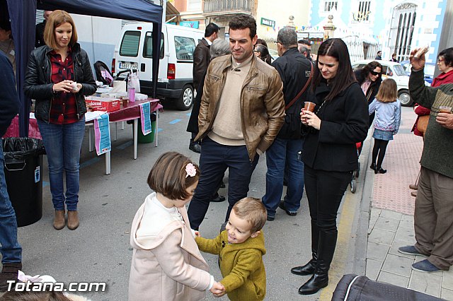 El III desayuno solidario a beneficio de Critas recaud unos 50 Kg de comida y 65 juguetes - 20