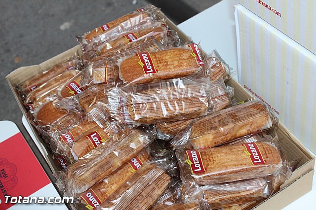 El III desayuno solidario a beneficio de Critas recaud unos 50 Kg de comida y 65 juguetes - 26